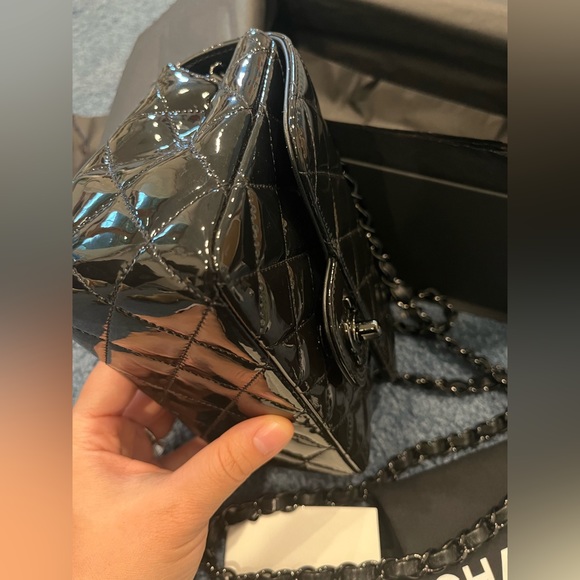Chanel Mini Square So Black in Patent Leather 21B - Picture 12 of 16
